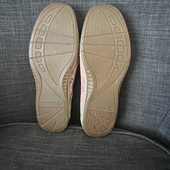 Sperry Boat Shoes - Picture 6 of 8